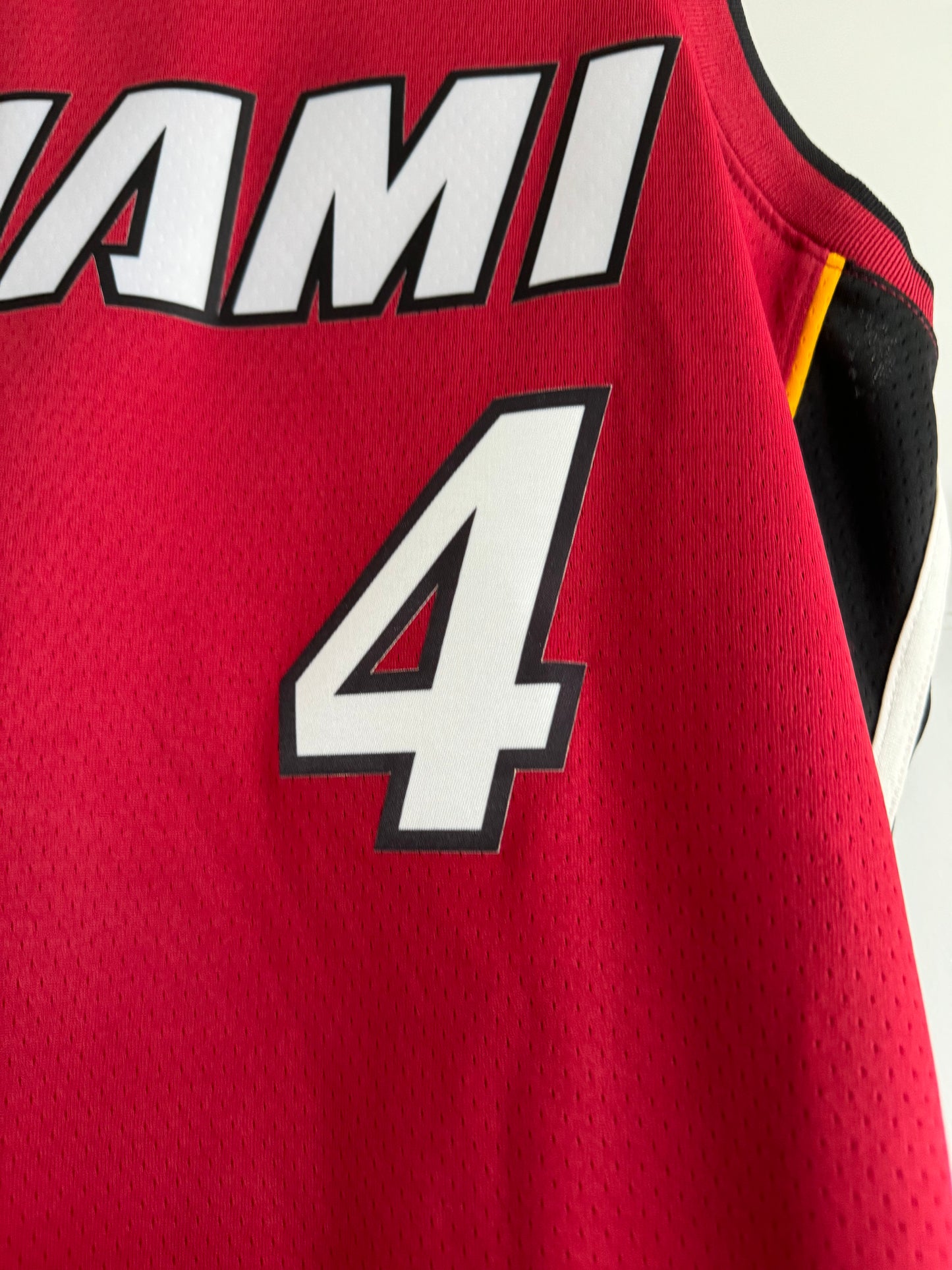Heat Victor Oladipo Nike Swingman Red 44 NWT