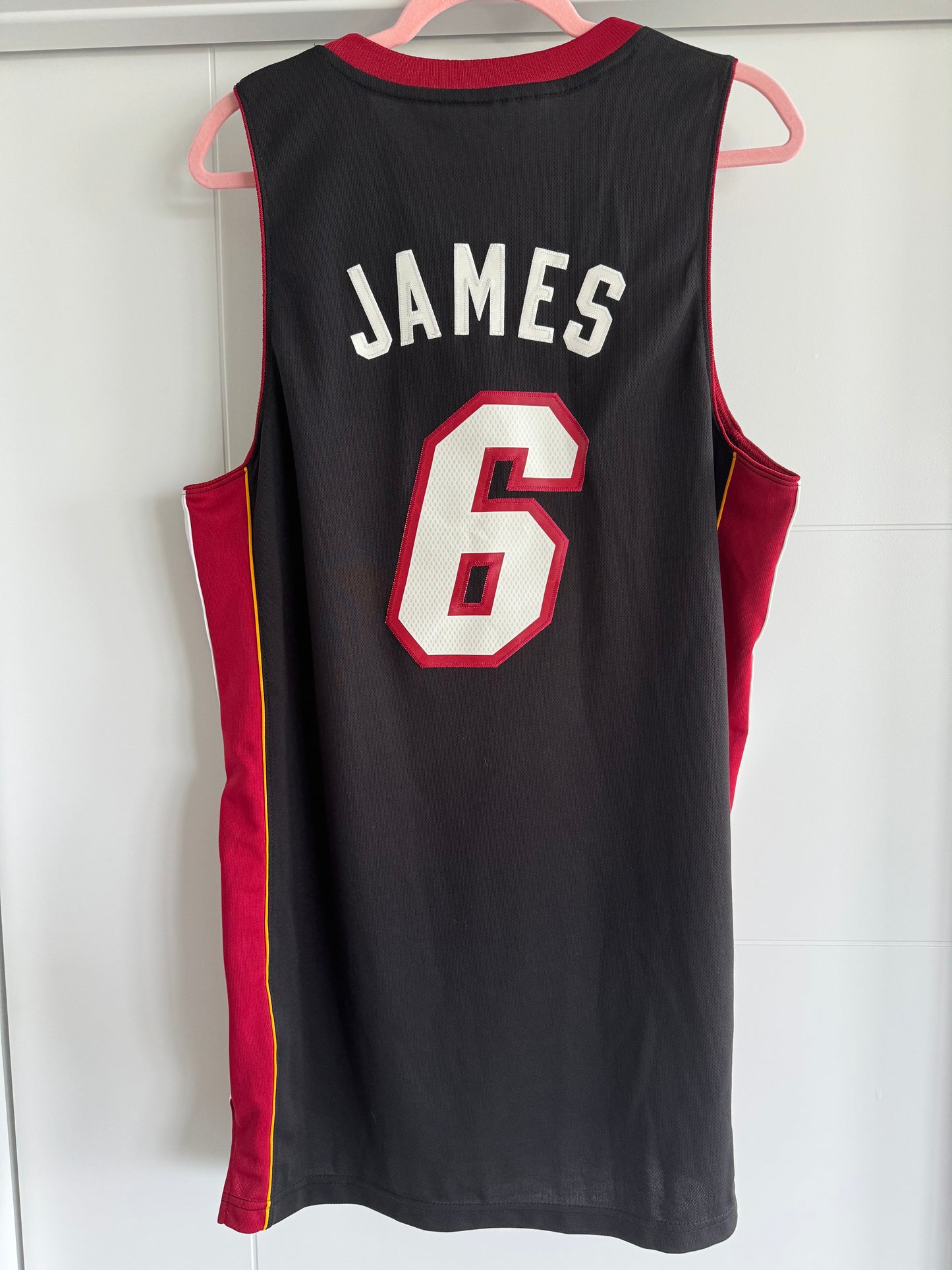 Heat LeBron James Adidas Swingman Black M (fits more like a L) used