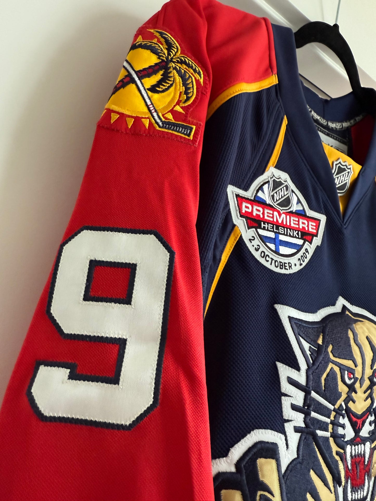 Panthers Stephen Weiss 2009 Finland Game Authentic Reebok Blue 54 (used)