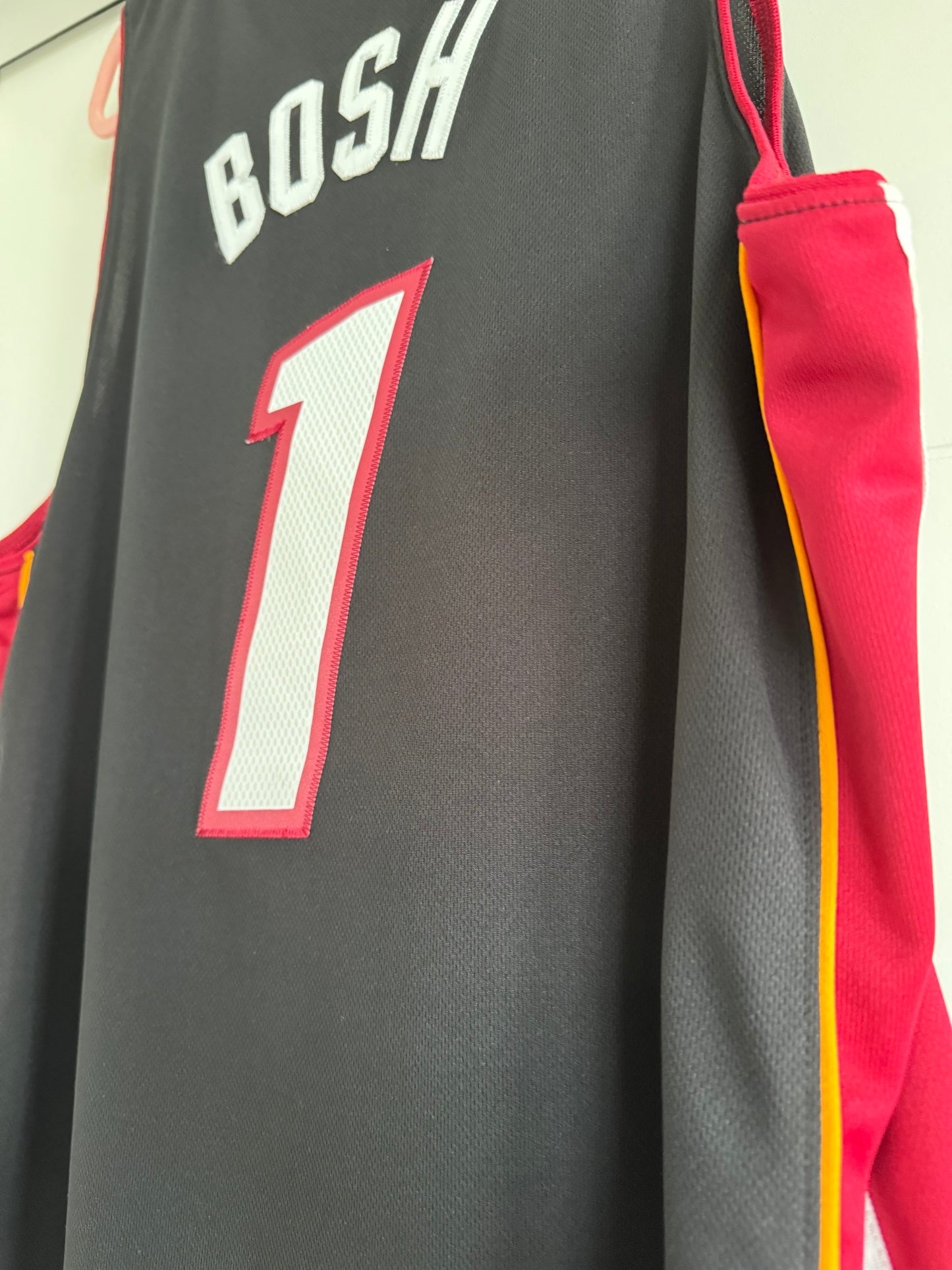 Heat Chris Bosh Adidas Swingman Black L (fits more like an XL) used