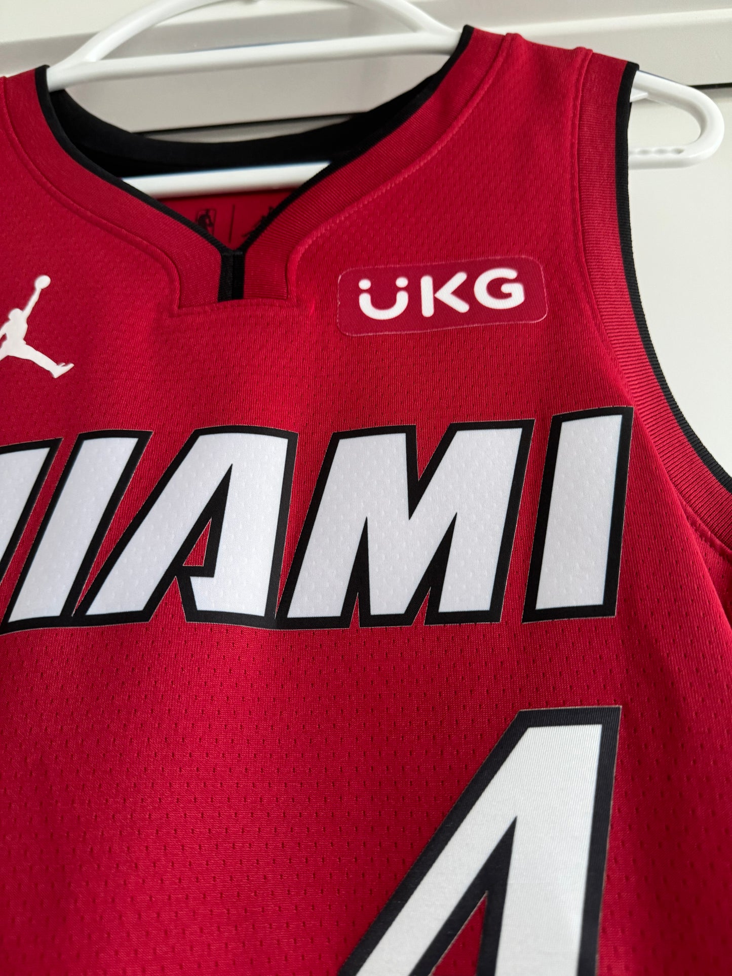Heat Victor Oladipo Nike Swingman Red 44 NWT