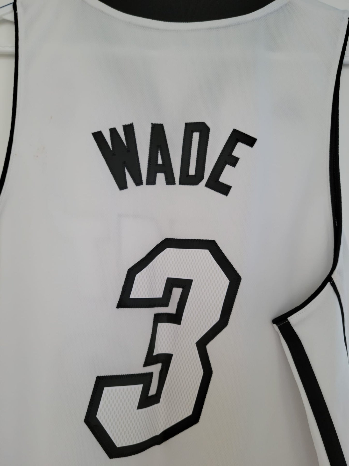 Heat Dwyane Wade Adidas Swingman White Hot L (used)