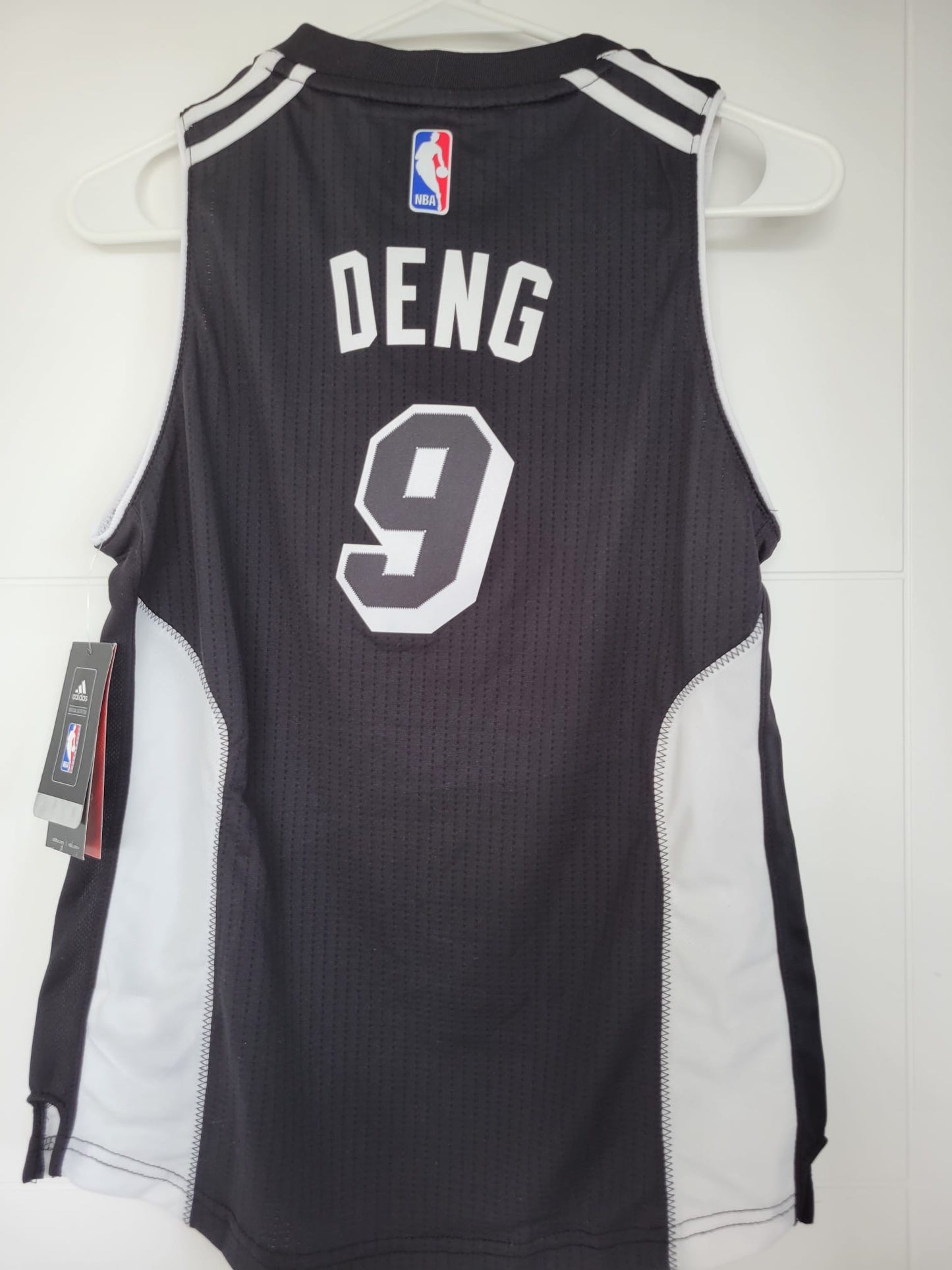 Heat Luol Deng Adidas Swingman Black Tie Youth Medium NWT