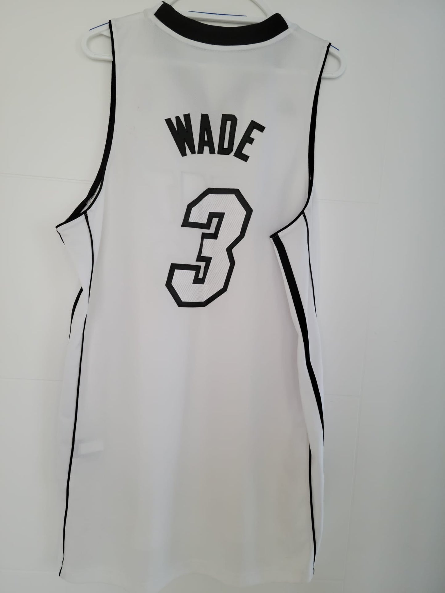 Heat Dwyane Wade Adidas Swingman White Hot L (used)