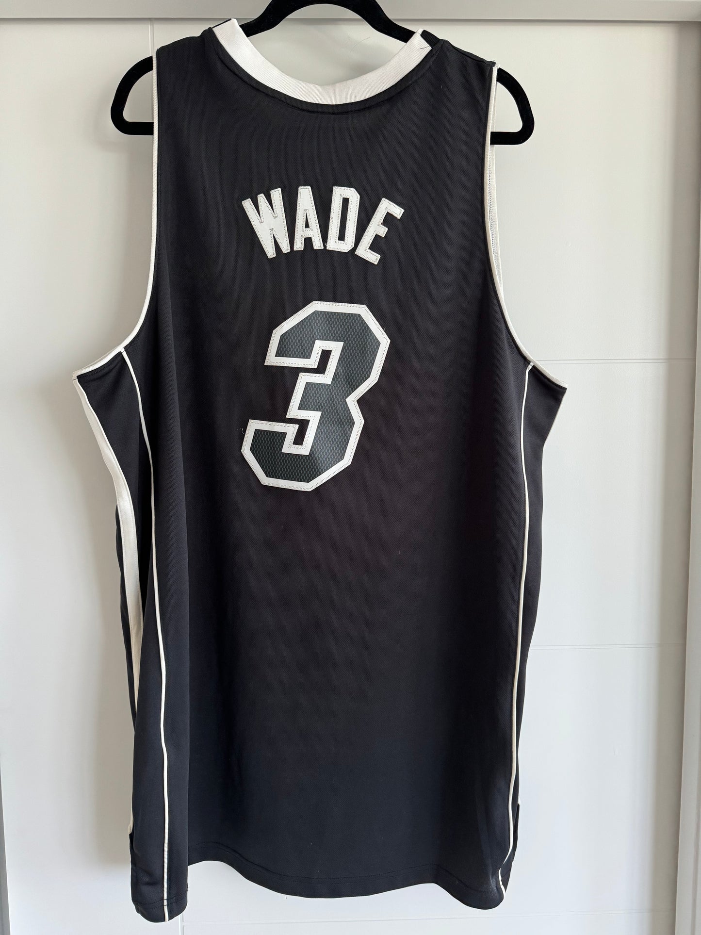 Heat Dwyane Wade Adidas Swingman Blackout XL (used)